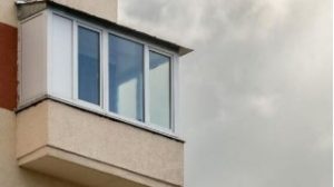 остекление балкона с крышей